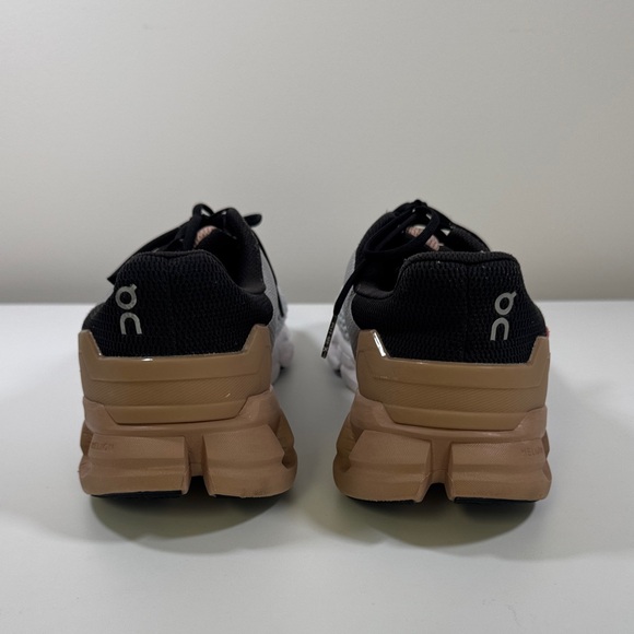 On Running Women's Light Gray and Black Cloudtec - Picture 3 of 3